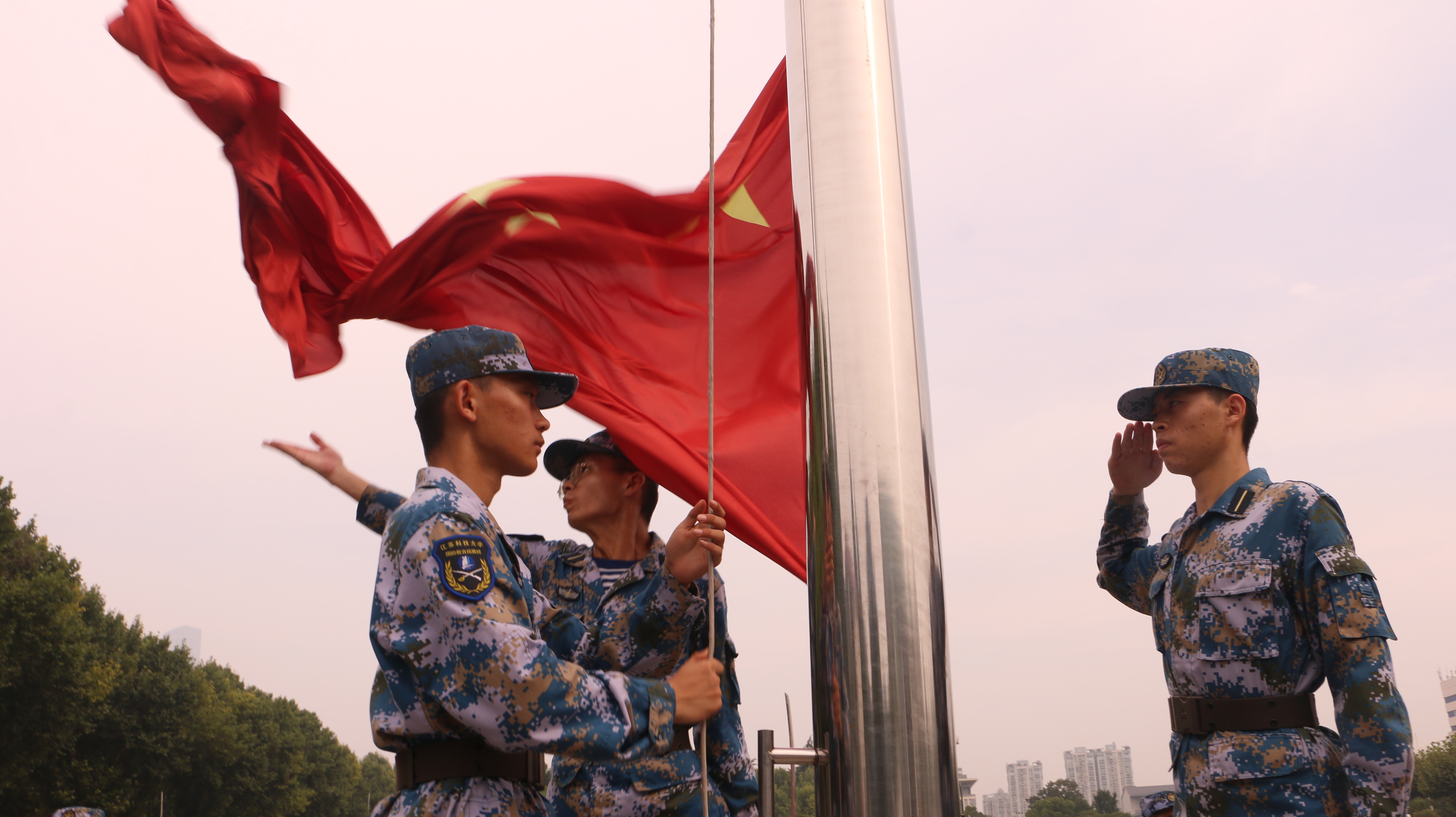 1689664139187248.jpg 升旗2.JPG