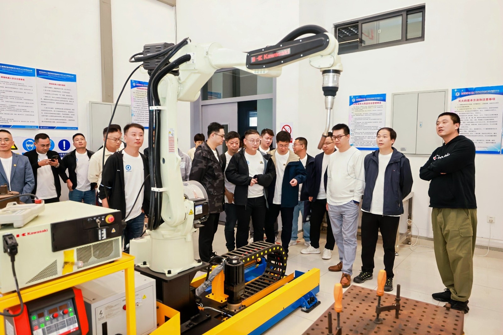 1729560629832152.jpg 1729560629832152.jpg